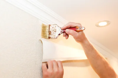 Pose de papier peint à Nouvoitou — revêtements muraux et toiles de verre